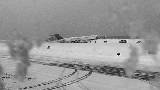 Delta Airlines plane at LaGuardia airport